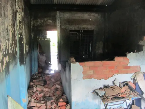 Cháy nhà vắng chủ, hàng trăm người hoảng loạn ảnh 1