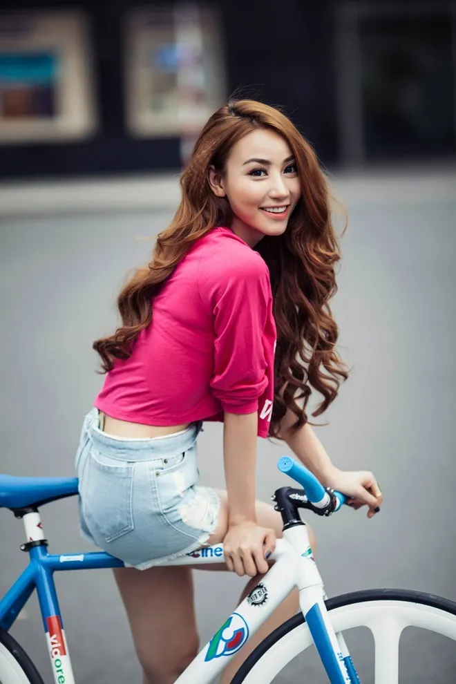 Ngân Khánh giải thích sự cố lộ ngực trên sân khấu ảnh 2 Ngân Khánh giải thích sự cố lộ ngực trên sân khấu ảnh 2