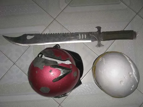 Đội mũ bảo hiểm vẫn bị chém vỡ đầu ảnh 2 Đội mũ bảo hiểm vẫn bị chém vỡ đầu ảnh 2