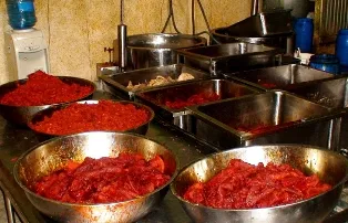 "Hô biến" thịt heo thối thành khô bò ảnh 1