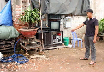 Xông vào kho hàng truy sát bảo vệ ảnh 1