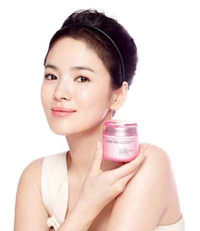 Song Hye Kyo lọt top “100 gương mặt nổi tiếng đẹp nhất thế giới” ảnh 1