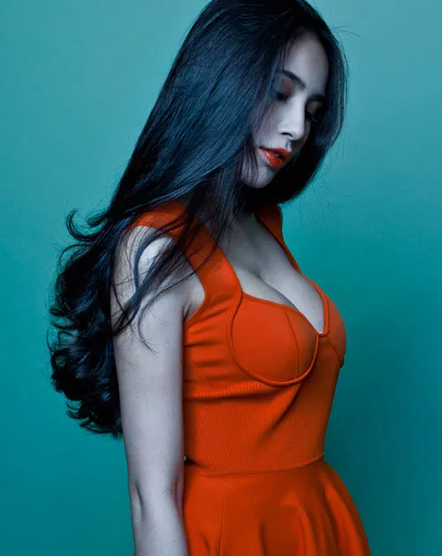 Thủy Tiên: "Ăn chay, làm việc thiện vì con gái" ảnh 2