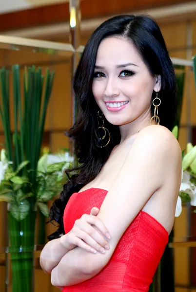 Mai Phương Thúy nổi bật trong đêm tiệc ảnh 1 Mai Phương Thúy nổi bật trong đêm tiệc ảnh 1