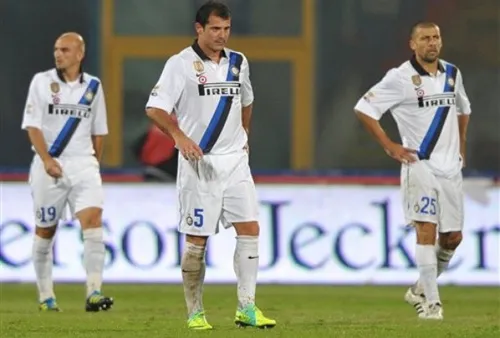 Inter lại thua, Robinho-Cassano giúp Milan giải hạn ảnh 2 Inter lại thua, Robinho-Cassano giúp Milan giải hạn ảnh 2