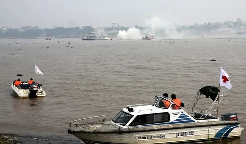 Diễn tập chống khủng bố trên sông Hồng ảnh 9 Diễn tập chống khủng bố trên sông Hồng ảnh 9