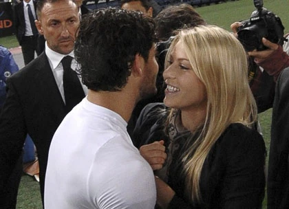 Chùm ảnh AC Milan ăn mừng chức vô địch Serie A ảnh 7