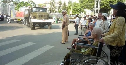 Tiễn giáo sư Trần Văn Giàu về đất mẹ ảnh 3