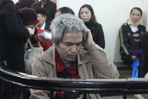 Chồng tâm thần tạt axit vợ ảnh 1