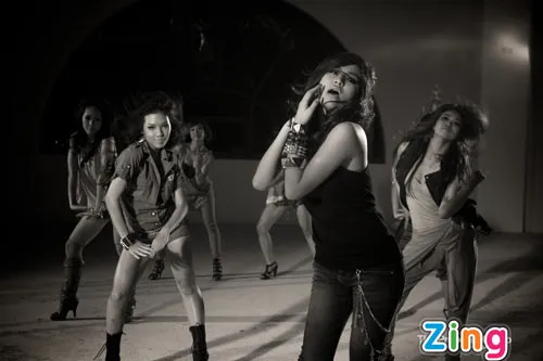 Ngắm Hoàng Thùy Linh gợi cảm trong "Nhịp đập giấc mơ" ảnh 9 Ngắm Hoàng Thùy Linh gợi cảm trong "Nhịp đập giấc mơ" ảnh 9