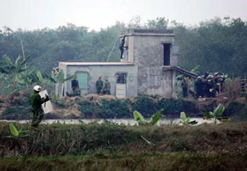 Chính quyền chỉ đạo phá nhà ông Vươn? ảnh 1