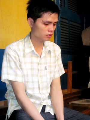 Thiếu nữ chết thảm dưới bánh container ảnh 1