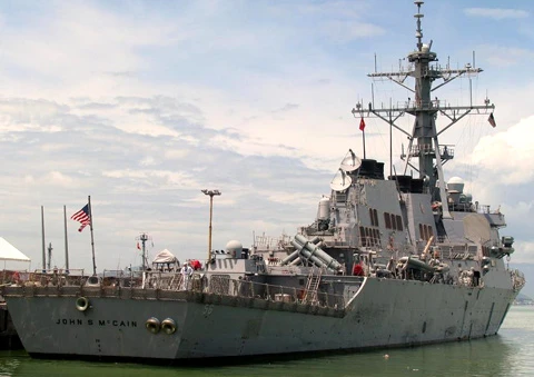 Sáng nay tàu USS John S. McCain (DDG 56) cập cảng Tiên Sa, Đà Nẵng. Ảnh: Chiêu Anh.