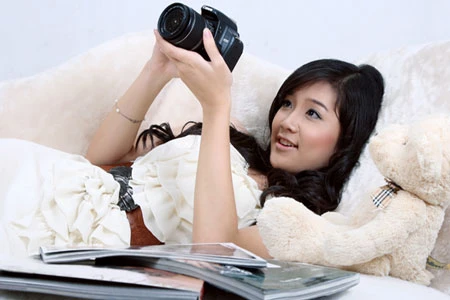 Xuân Mai chưa quen... "bị" nhìn chằm chằm ảnh 4