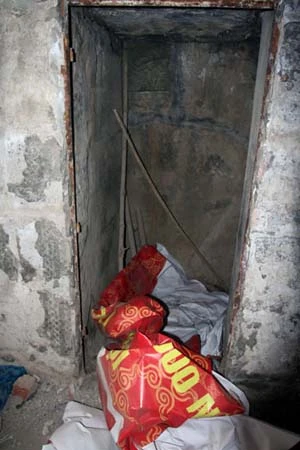 Hầm bộ hành ở thủ đô bị bỏ hoang, xâm lấn ảnh 8