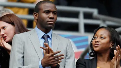 Muamba chạm bóng lần đầu sau vụ chết hụt ảnh 1