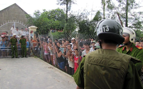 Bé gái 5 tuổi bị kẻ trộm chó bắt làm con tin ảnh 2