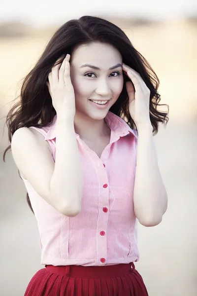 Ngân Khánh đẹp mong manh giữa đồng vắng ảnh 3 Ngân Khánh đẹp mong manh giữa đồng vắng ảnh 3