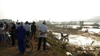 Mới phát hiện thêm một thi thể trôi trên sông Lam ảnh 6