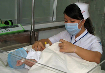 Bác sĩ làm thêm kiếm sống ảnh 1