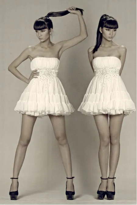 Vì sao Hạ Vy bỏ tiền tỉ bảo hiểm đôi chân? ảnh 1