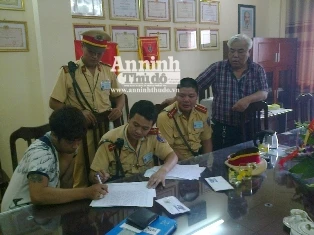 Mang theo ma túy chạy trốn CSGT nhưng không thoát ảnh 1