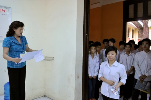 Sĩ tử trong môn thi tốt nghiệp đầu tiên ảnh 9