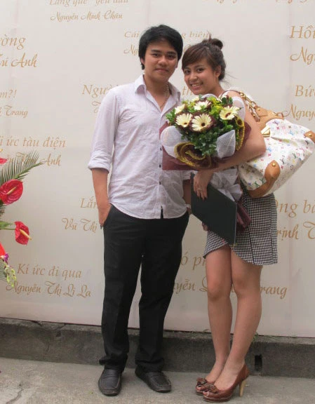 Ngắm Hoàng Thùy Linh trong lễ tốt nghiệp đại học ảnh 2