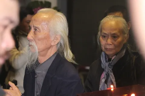 Các nghệ sĩ khóc thương tiễn đưa "trưởng thôn" Văn Hiệp ảnh 7