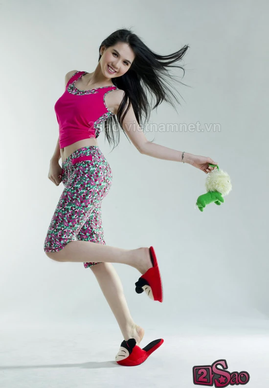 Hoa khôi 9x Ngọc Trinh khi không còn... mặc kín ảnh 7