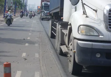 Thiết kế yếu, thi công kém làm mặt đường lún ảnh 1