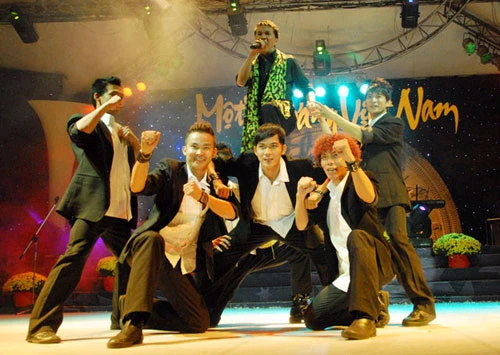 Mr Đàm trình diễn võ thuật đẹp mắt ảnh 2