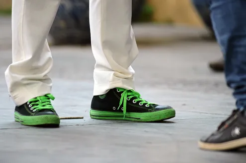 Đào Anh Khánh nhích từng cm quanh hồ Gươm ảnh 2 Đào Anh Khánh nhích từng cm quanh hồ Gươm ảnh 2