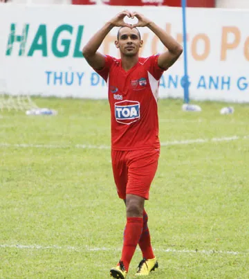 Tiệc đăng quang bị phá ảnh 3 Tiệc đăng quang bị phá ảnh 3