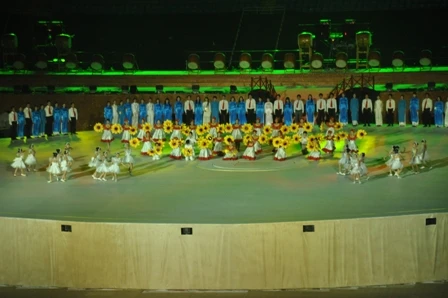 Chùm ảnh: Đêm nghệ thuật "Thăng Long - Hà Nội: Thành phố rồng bay" ảnh 2