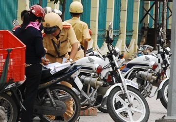 Người dân có quyền ghi hình CSGT đang làm nhiệm vụ ảnh 1