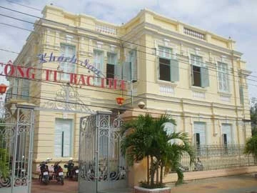 Dinh thự công tử Bạc Liêu giờ là khách sạn Công tử Bạc Liêu trực thuộc Văn phòng Tỉnh ủy Bạc Liêu.