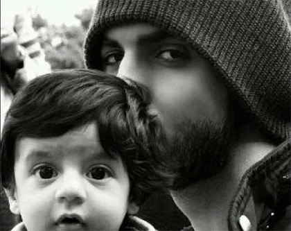 Lộ diện chàng trai bị trục xuất vì... quá đẹp ảnh 4 Lộ diện chàng trai bị trục xuất vì... quá đẹp ảnh 4