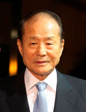 Anh tổng thống Hàn Quốc bị bắt vì tham nhũng ảnh 1