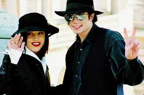 Tháng 5/1994, Michael kết hôn với Lisa Marie Presley, con gái của huyền thoại nhạc rock & roll Elvis Presley. Họ chia tay 19 tháng sau đó. Lisa tiết lộ, cô chưa bao giờ cảm thấy tự hào được sống chung với ông vua nhạc pop.