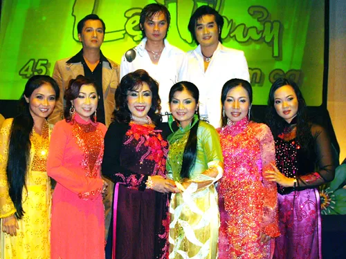 NSND Lệ Thủy xúc động trong tiệc họp mặt đoàn Kim Chung ảnh 4