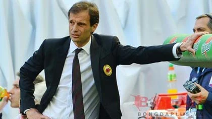 Milan: Ông chủ Berlusconi muốn phế Max Allegri ảnh 1