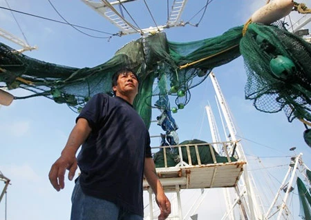 Ngư dân gốc Việt ở Mỹ khổ sở vì dầu tràn ảnh 1