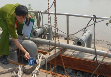 Tội phạm môi trường: Vướng luật, khó xử ảnh 1