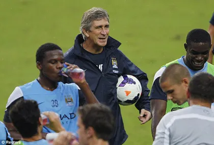 Tái diễn vụ Mancio đánh Balo, Pellegrini tóm cổ Richards ảnh 3 Tái diễn vụ Mancio đánh Balo, Pellegrini tóm cổ Richards ảnh 3