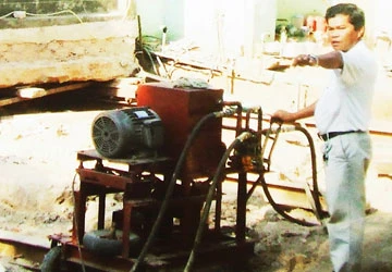 “Thần đèn” nước Việt - Bài 4: Chiếc máy dời nhà tự chế ảnh 1