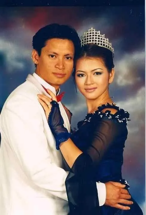 Lộ ảnh cưới, đăng ký kết hôn nghi của Lý Nhã Kỳ ảnh 1