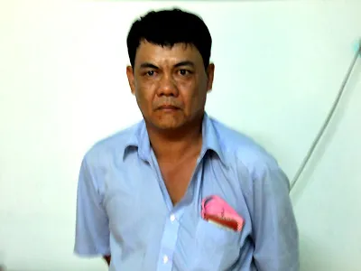 Đột kích sòng bạc vùng ven, tạm giữ 23 người ảnh 1