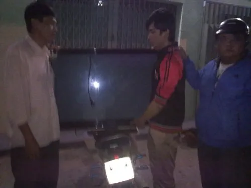 “Hiệp sĩ” bắt trộm giùm dân giữa mưa khuya ảnh 1