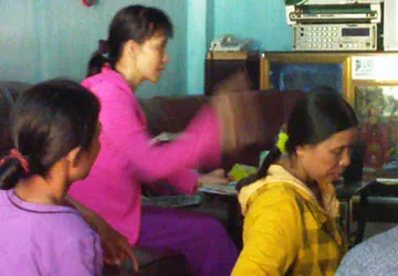 Xưng thánh chữa bách bệnh bằng cỏ cây, nước lã ảnh 1